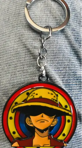 LUFFY ROTATING METAL KEYCHAIN 